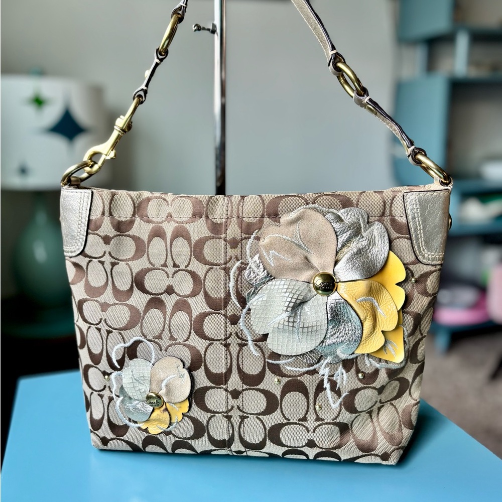 Coach Khaki Signature Bleecker Floral Carly Shoulder Bag F16879